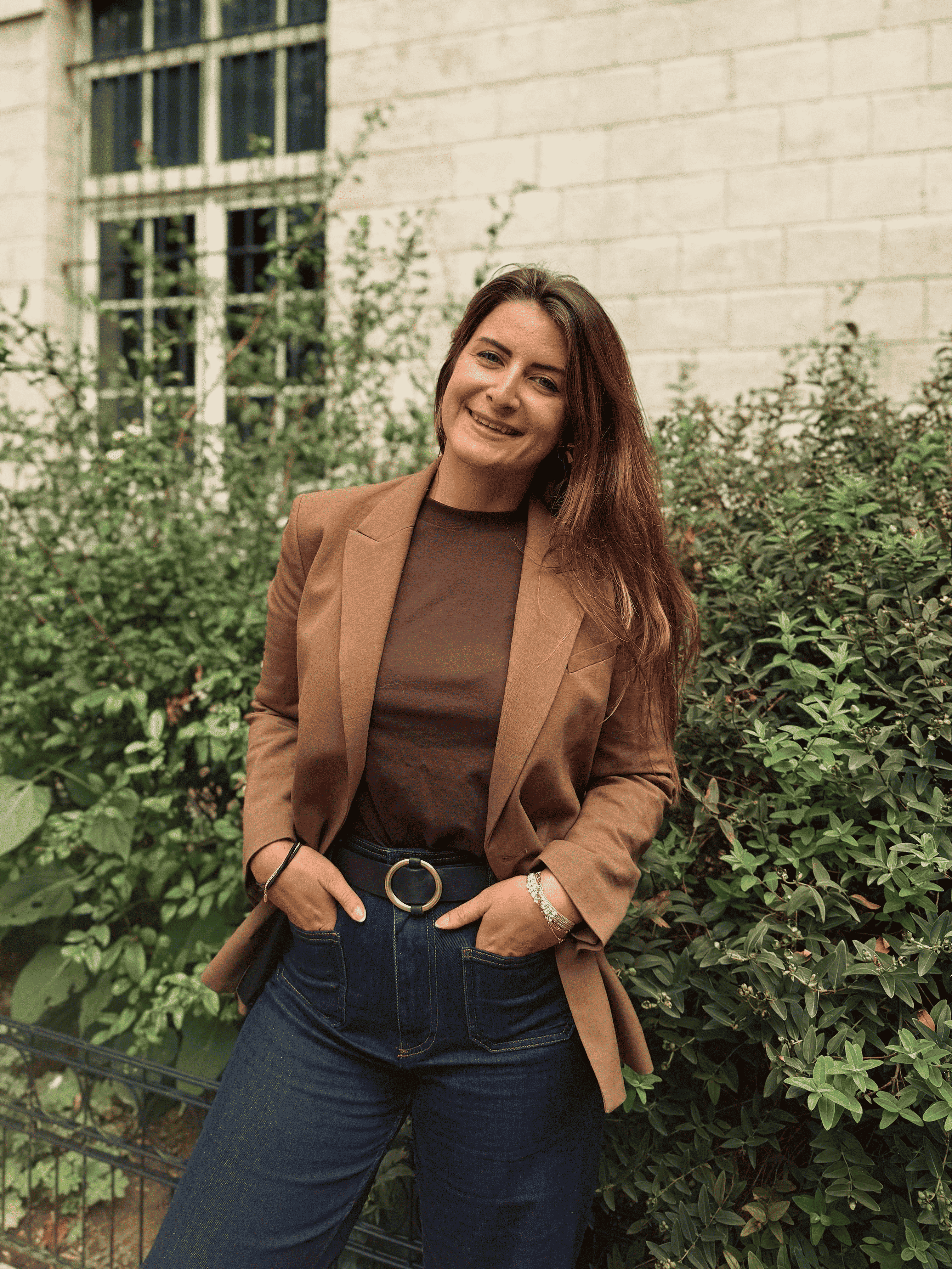 Box de vêtements pour femmes ouverte